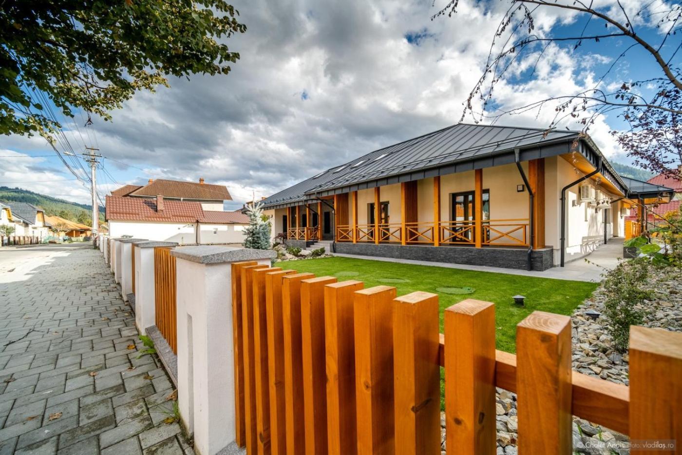 Anais Chalet Câmpulung Moldovenesc Eksteriør bilde